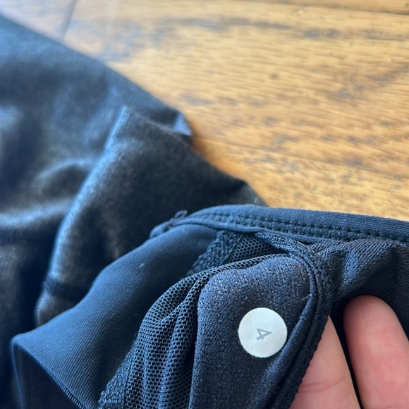 Lululemon NO LIMITS Power Y Zippy Gray Black Tank Top Built-In Bra Size 4 - Picture 7 of 8